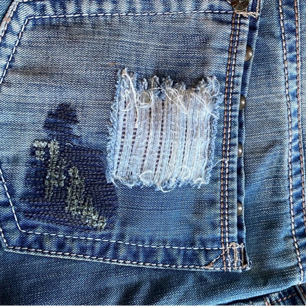 Antique Rivet Relaxed Blue Distressed Jeans - Picture 6 of 8